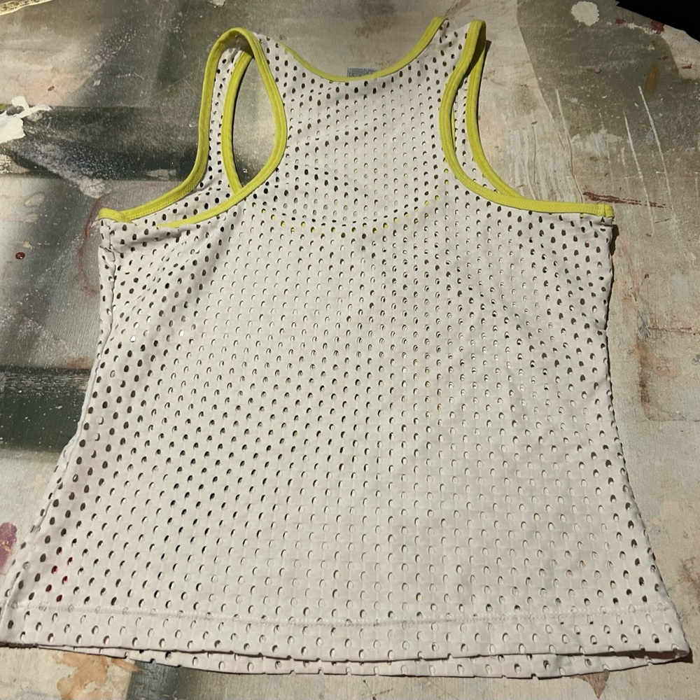 Nike white/yellow active sports  bra/shirt size medium - Picture 7 of 8